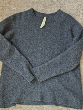 Babaton Women's Crewneck Sweater in Heather Navy Blue